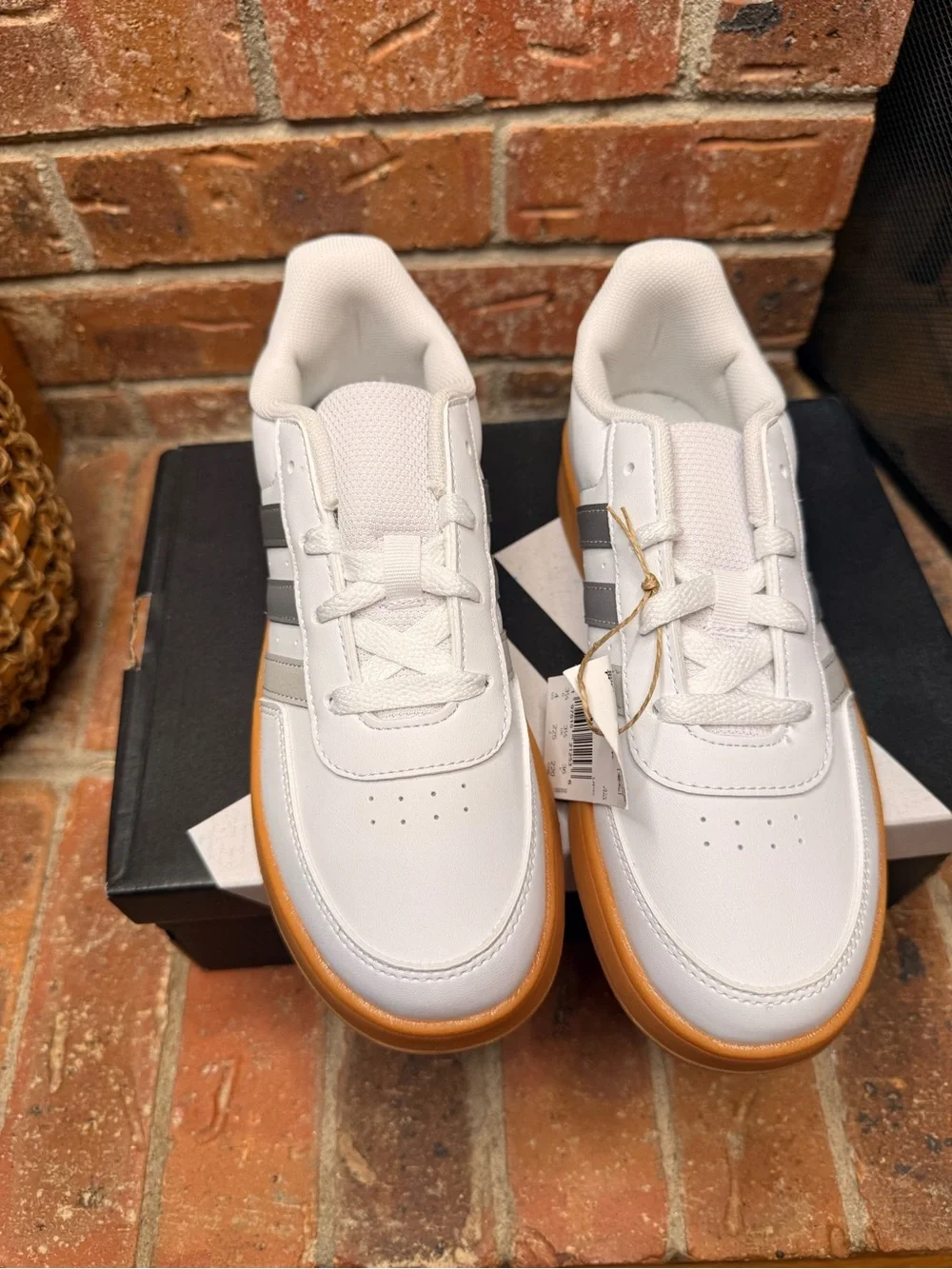 Adidas Breaknet 2.0 K Kids Sneakers White Gray Gum Sole Size 4 Youth NIB